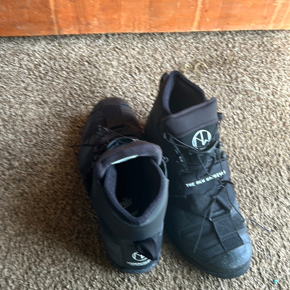 Mountain boots